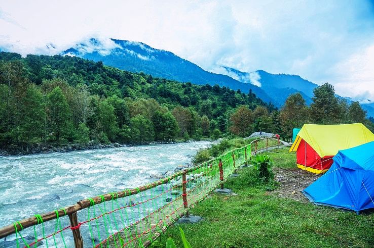 Force Urbania Luxury Van Navigating Mountain Roads to Manali and Shimla